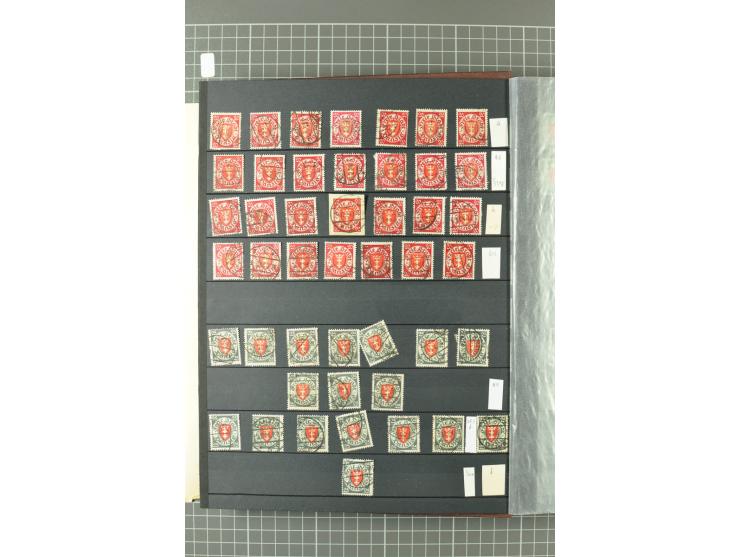 1920/39, gestempelte reichhaltige Sammlung mit u.a. Mi.-Nr. 29II, 32-40, 43II, 100Xa, Porto, Dienst, Port Gdansk, Vorläufer, 