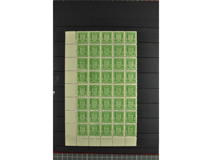1940/43, postfrische und gestempelte Sammlung, dabei verschiedene Farben und Papierarten, Bogenteile und Einheiten, Randstück