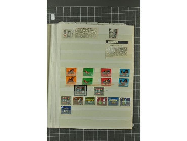 1945/59, ungebrauchte, postfrische und gestempelte Sammlung mit einer Vielzahl an guten Werten, dabei Franz. Zone sowie Bunde