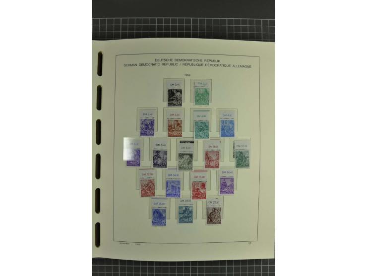 1949/90, postfrische kpl. Sammlung, überwiegend Rand- und Eckrandstücke, in 3 Schaubek-Alben