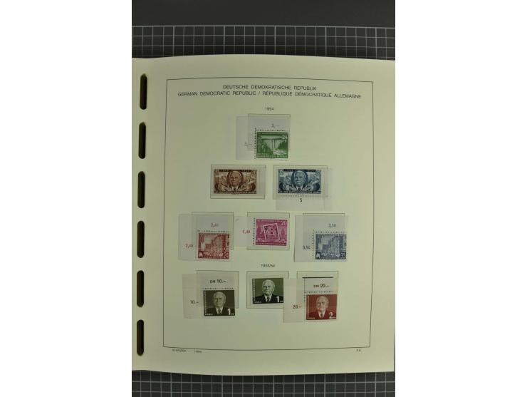 1949/90, postfrische kpl. Sammlung, überwiegend Rand- und Eckrandstücke, in 3 Schaubek-Alben