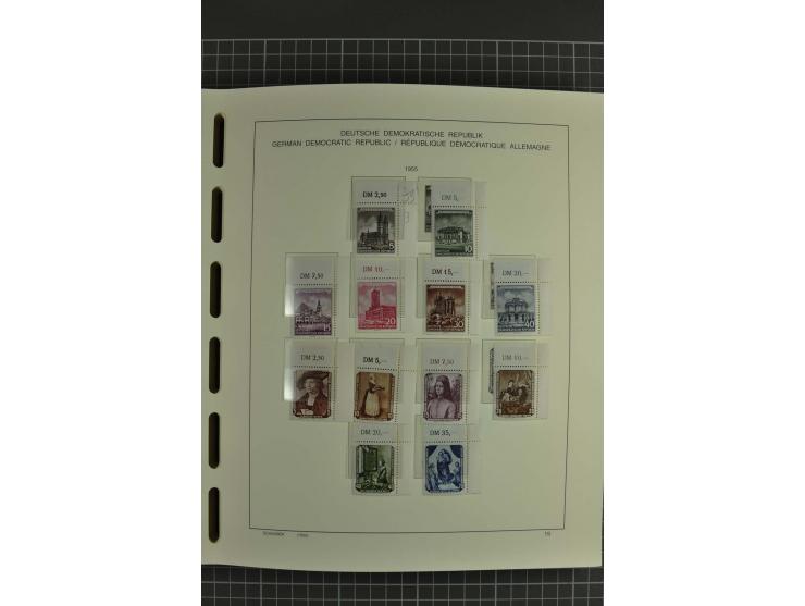 1949/90, postfrische kpl. Sammlung, überwiegend Rand- und Eckrandstücke, in 3 Schaubek-Alben