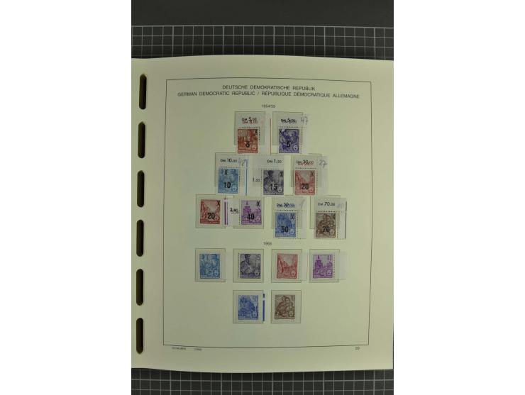 1949/90, postfrische kpl. Sammlung, überwiegend Rand- und Eckrandstücke, in 3 Schaubek-Alben