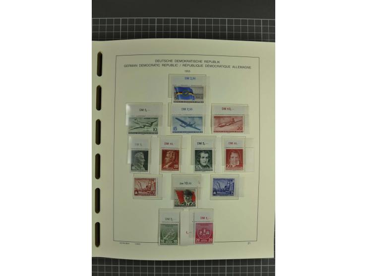 1949/90, postfrische kpl. Sammlung, überwiegend Rand- und Eckrandstücke, in 3 Schaubek-Alben