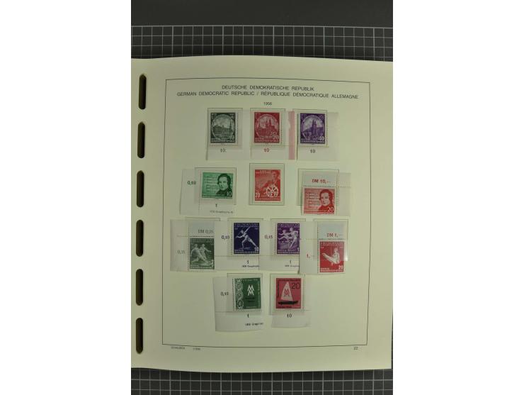 1949/90, postfrische kpl. Sammlung, überwiegend Rand- und Eckrandstücke, in 3 Schaubek-Alben