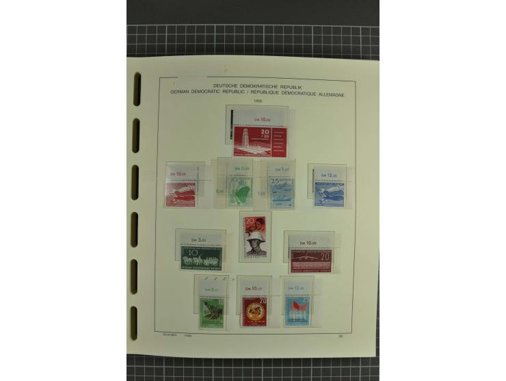 1949/90, postfrische kpl. Sammlung, überwiegend Rand- und Eckrandstücke, in 3 Schaubek-Alben