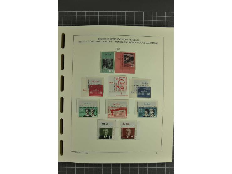1949/90, postfrische kpl. Sammlung, überwiegend Rand- und Eckrandstücke, in 3 Schaubek-Alben