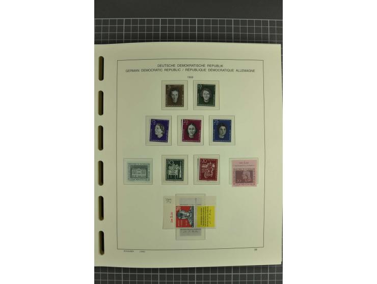 1949/90, postfrische kpl. Sammlung, überwiegend Rand- und Eckrandstücke, in 3 Schaubek-Alben