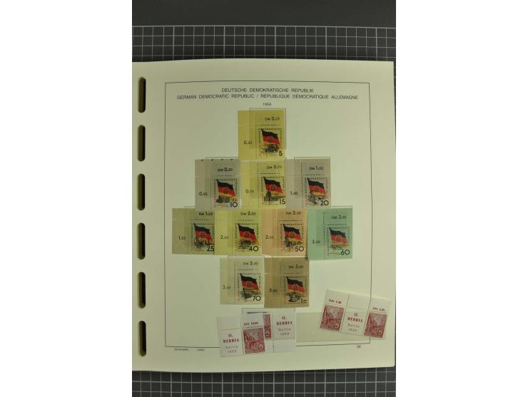 1949/90, postfrische kpl. Sammlung, überwiegend Rand- und Eckrandstücke, in 3 Schaubek-Alben