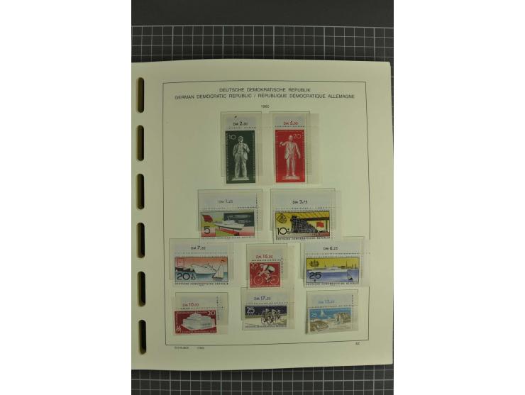 1949/90, postfrische kpl. Sammlung, überwiegend Rand- und Eckrandstücke, in 3 Schaubek-Alben