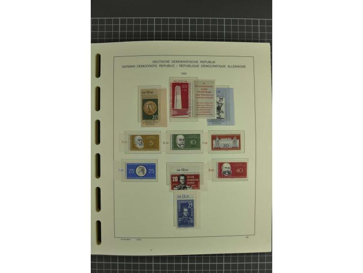 1949/90, postfrische kpl. Sammlung, überwiegend Rand- und Eckrandstücke, in 3 Schaubek-Alben