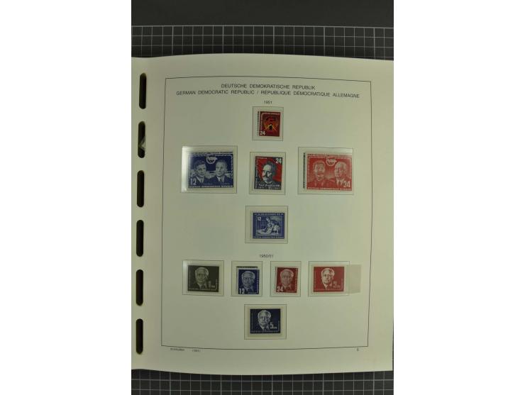 1949/90, postfrische kpl. Sammlung, überwiegend Rand- und Eckrandstücke, in 3 Schaubek-Alben