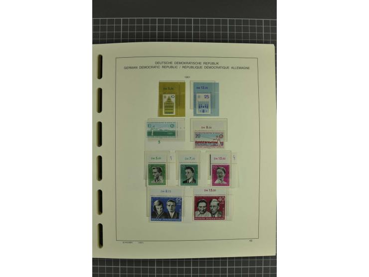 1949/90, postfrische kpl. Sammlung, überwiegend Rand- und Eckrandstücke, in 3 Schaubek-Alben