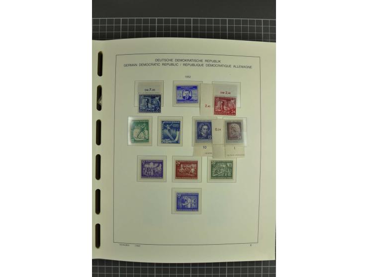 1949/90, postfrische kpl. Sammlung, überwiegend Rand- und Eckrandstücke, in 3 Schaubek-Alben