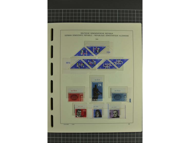 1949/90, postfrische kpl. Sammlung, überwiegend Rand- und Eckrandstücke, in 3 Schaubek-Alben