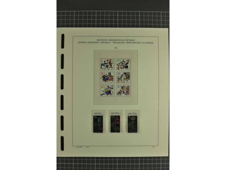 1949/90, postfrische kpl. Sammlung, überwiegend Rand- und Eckrandstücke, in 3 Schaubek-Alben