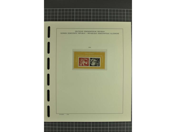 1949/90, postfrische kpl. Sammlung, überwiegend Rand- und Eckrandstücke, in 3 Schaubek-Alben