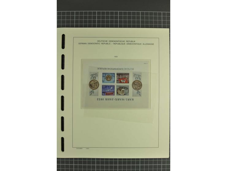 1949/90, postfrische kpl. Sammlung, überwiegend Rand- und Eckrandstücke, in 3 Schaubek-Alben