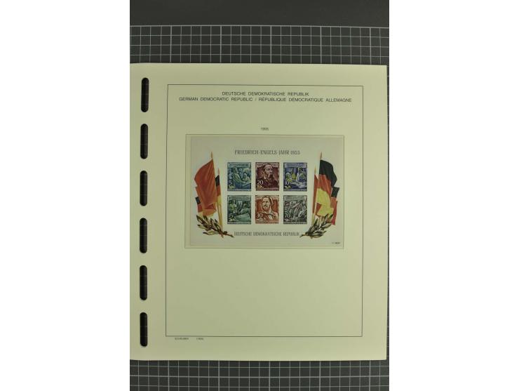 1949/90, postfrische kpl. Sammlung, überwiegend Rand- und Eckrandstücke, in 3 Schaubek-Alben