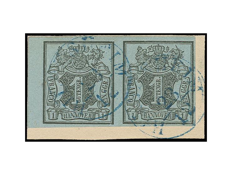 1 Ggr. auf blaugrau im waagerechten Paar, voll- bis breitrandig mit 3 mm linkem Bogenrand, mit blauem EKr. "HILDESHEIM 23/12"