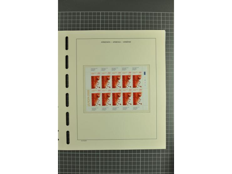 1919/2004, unmounted mint, unused and used collection, some doubtful items within the early overprint issues, from 1992 cpl. 