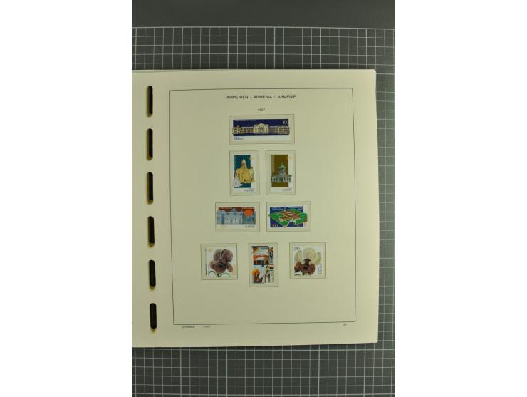 1919/2004, unmounted mint, unused and used collection, some doubtful items within the early overprint issues, from 1992 cpl. 