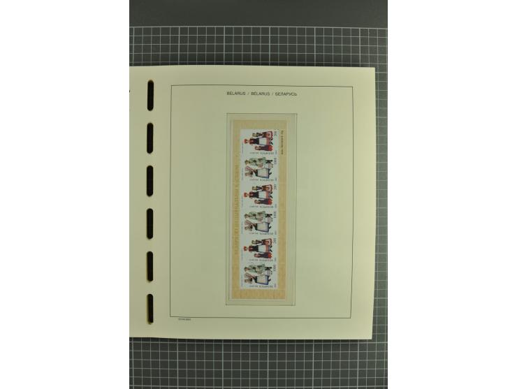 1992/2004, unmounted mint collection with booklets, miniature sheets, imperfed issues, proofs etc.