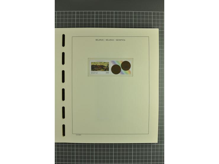 1992/2004, unmounted mint collection with booklets, miniature sheets, imperfed issues, proofs etc.