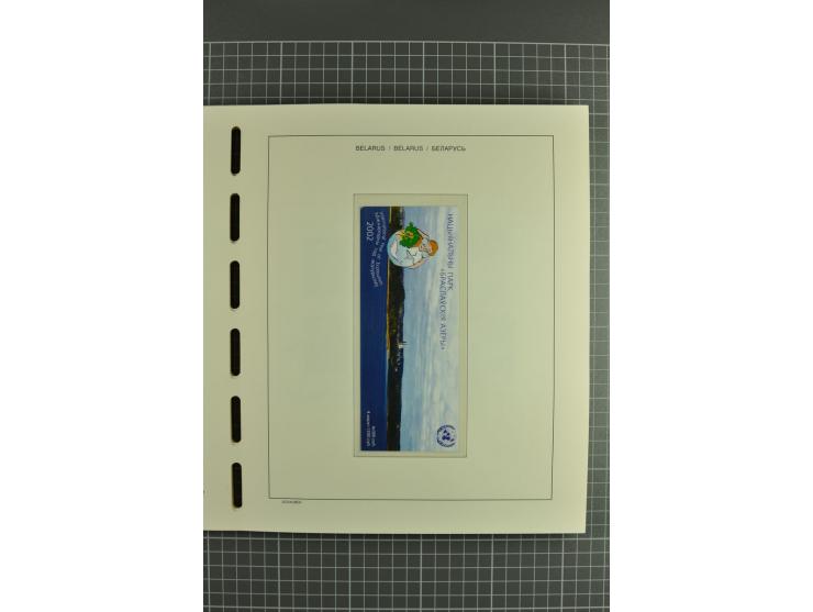 1992/2004, unmounted mint collection with booklets, miniature sheets, imperfed issues, proofs etc.