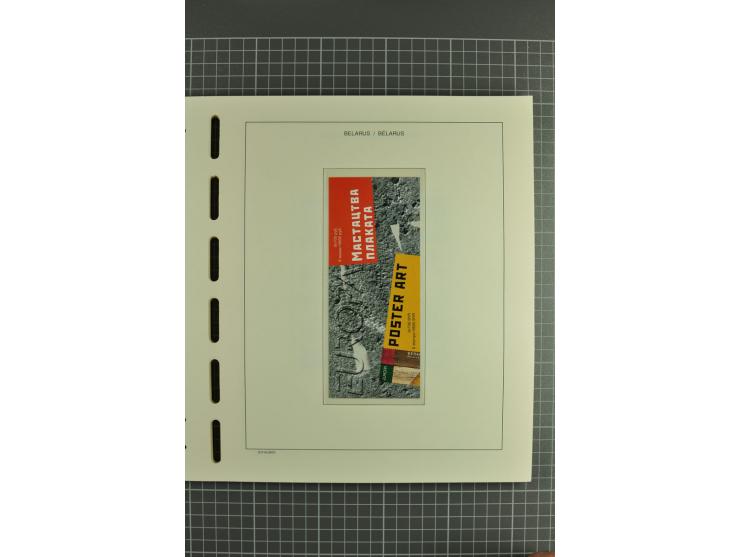 1992/2004, unmounted mint collection with booklets, miniature sheets, imperfed issues, proofs etc.