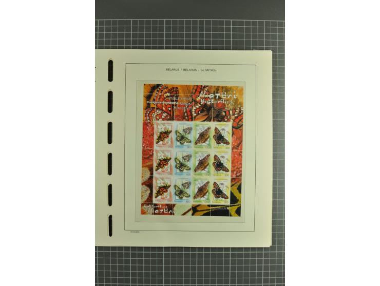 1992/2004, unmounted mint collection with booklets, miniature sheets, imperfed issues, proofs etc.