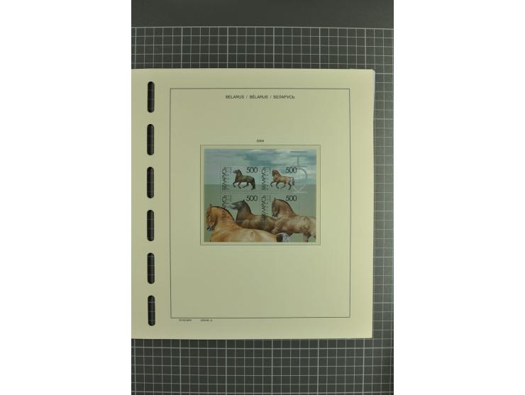 1992/2004, unmounted mint collection with booklets, miniature sheets, imperfed issues, proofs etc.