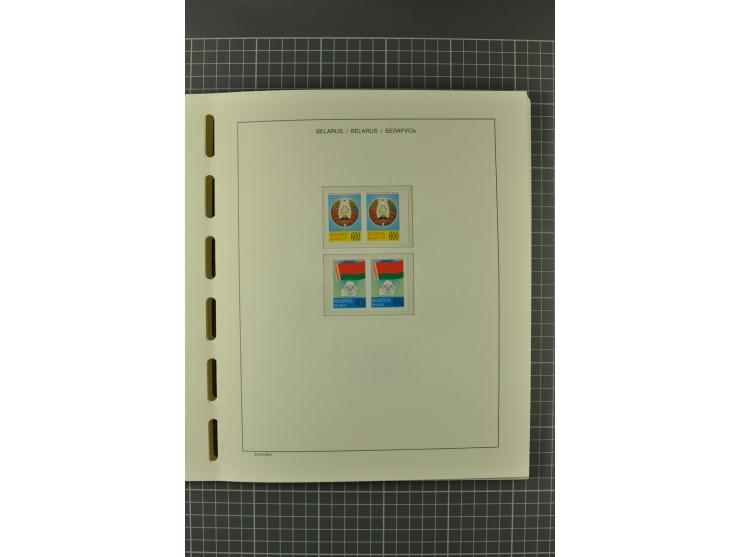 1992/2004, unmounted mint collection with booklets, miniature sheets, imperfed issues, proofs etc.
