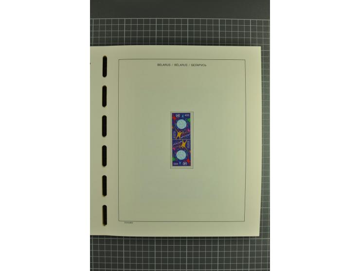 1992/2004, unmounted mint collection with booklets, miniature sheets, imperfed issues, proofs etc.