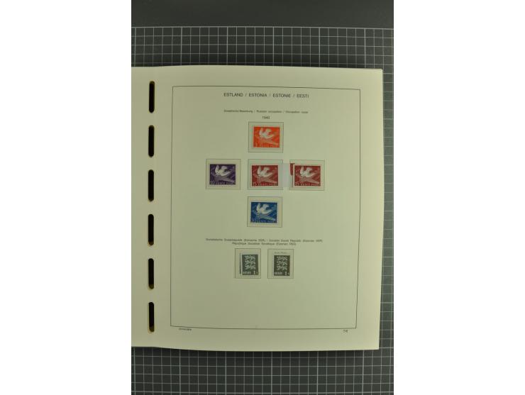 1918/2004, mostly unmounted mint und unsed collection with Mi.-Nr. 2A, 45BI+II, 46-47A, 164x(2), proofs, etc., also some Germ