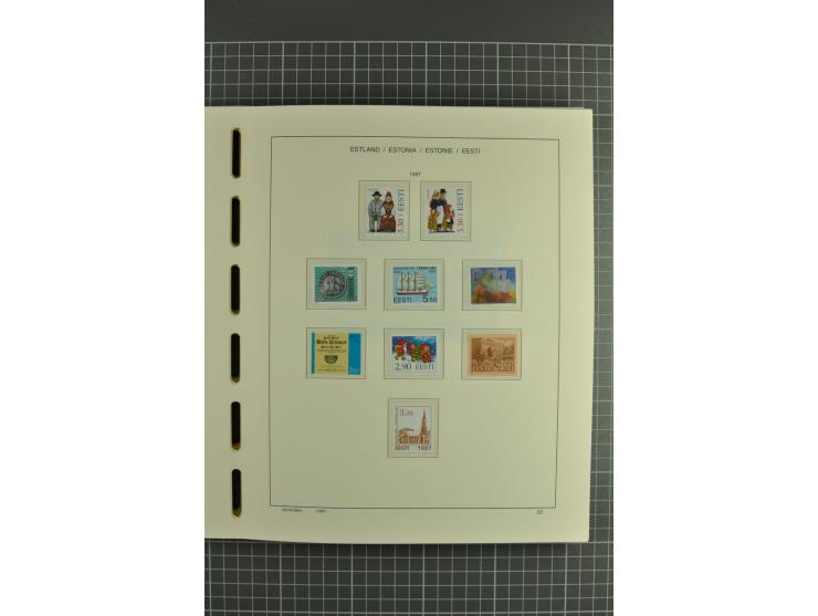 1918/2004, mostly unmounted mint und unsed collection with Mi.-Nr. 2A, 45BI+II, 46-47A, 164x(2), proofs, etc., also some Germ