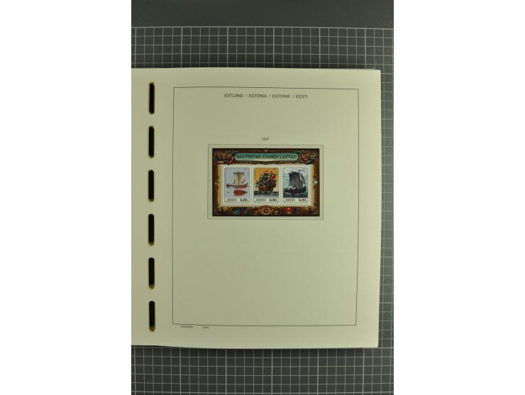 1918/2004, mostly unmounted mint und unsed collection with Mi.-Nr. 2A, 45BI+II, 46-47A, 164x(2), proofs, etc., also some Germ