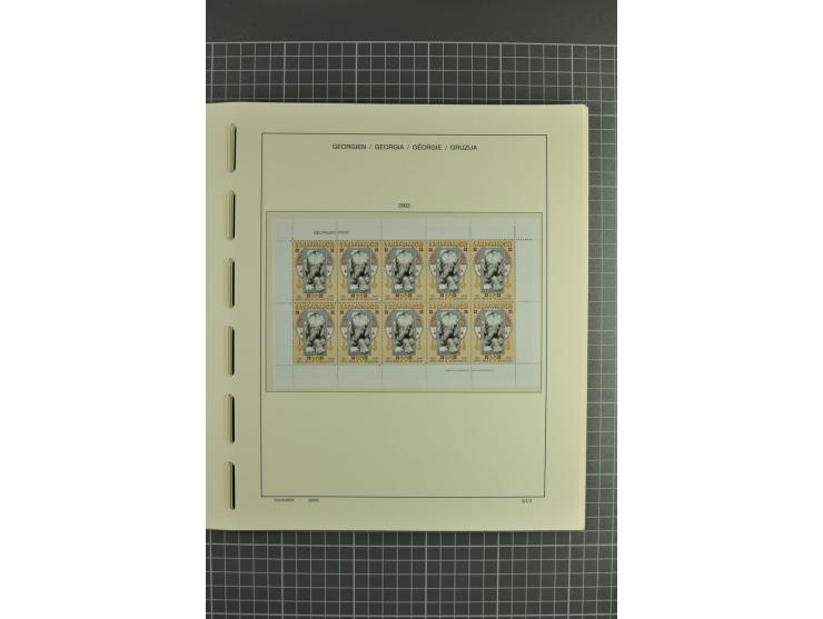 1919/2004, unmounted mint, unused and used collection, from 1993 on unmounted mint with specimen, miniature sheets, se-tenant