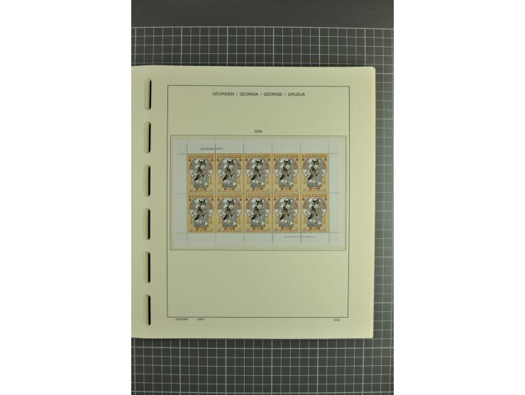 1919/2004, unmounted mint, unused and used collection, from 1993 on unmounted mint with specimen, miniature sheets, se-tenant