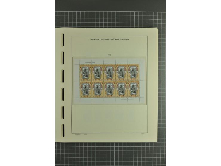 1919/2004, unmounted mint, unused and used collection, from 1993 on unmounted mint with specimen, miniature sheets, se-tenant