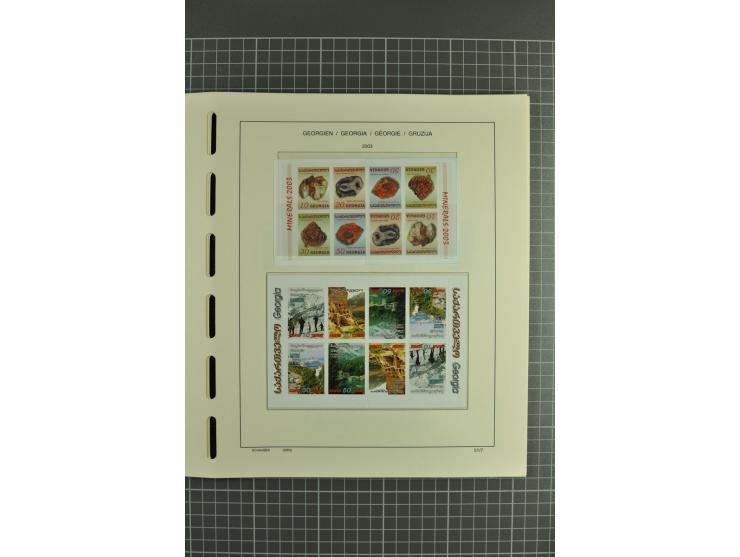 1919/2004, unmounted mint, unused and used collection, from 1993 on unmounted mint with specimen, miniature sheets, se-tenant