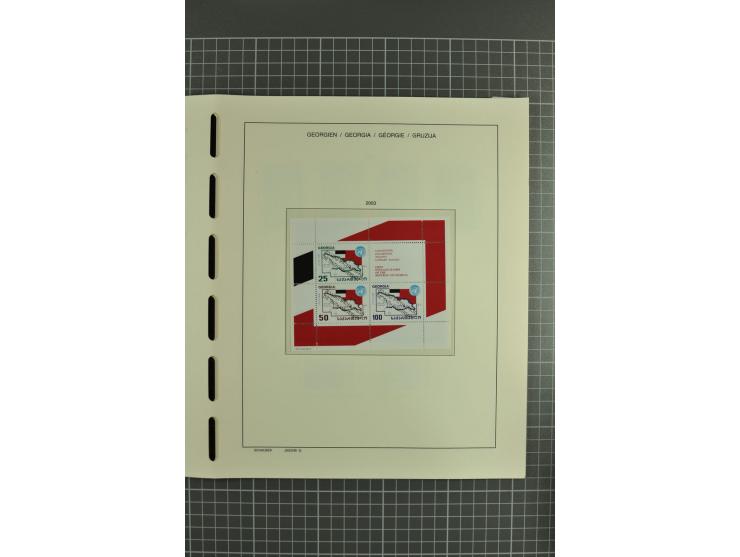 1919/2004, unmounted mint, unused and used collection, from 1993 on unmounted mint with specimen, miniature sheets, se-tenant
