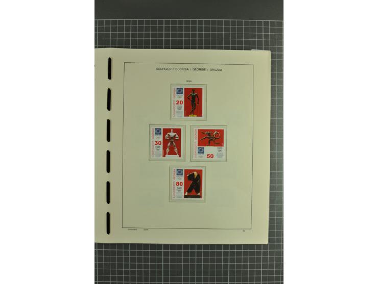 1919/2004, unmounted mint, unused and used collection, from 1993 on unmounted mint with specimen, miniature sheets, se-tenant