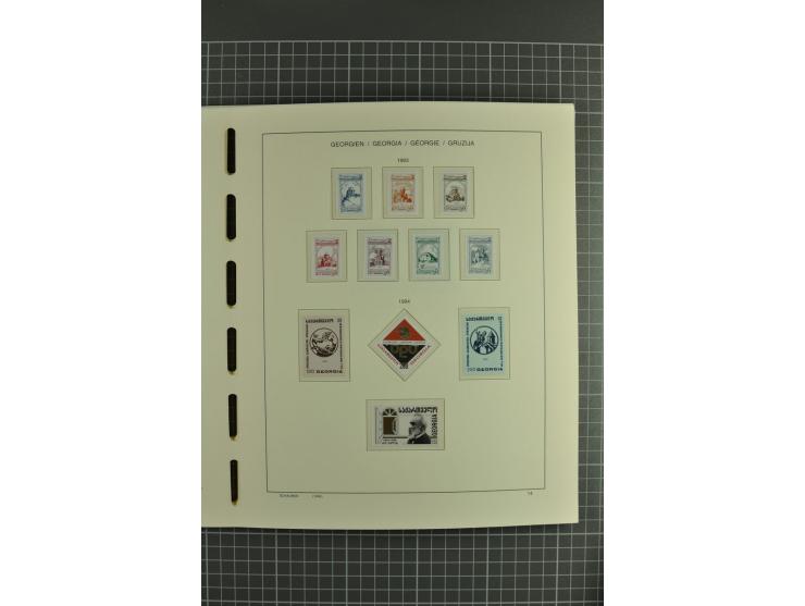 1919/2004, unmounted mint, unused and used collection, from 1993 on unmounted mint with specimen, miniature sheets, se-tenant