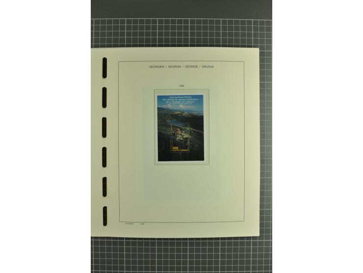1919/2004, unmounted mint, unused and used collection, from 1993 on unmounted mint with specimen, miniature sheets, se-tenant