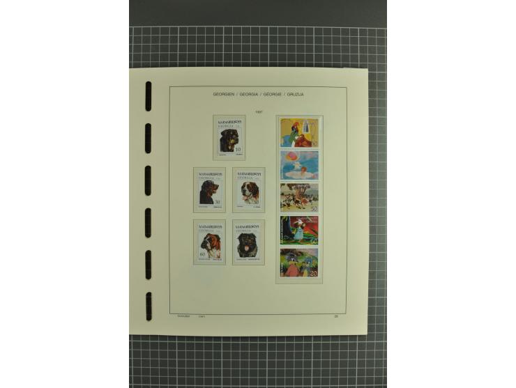 1919/2004, unmounted mint, unused and used collection, from 1993 on unmounted mint with specimen, miniature sheets, se-tenant