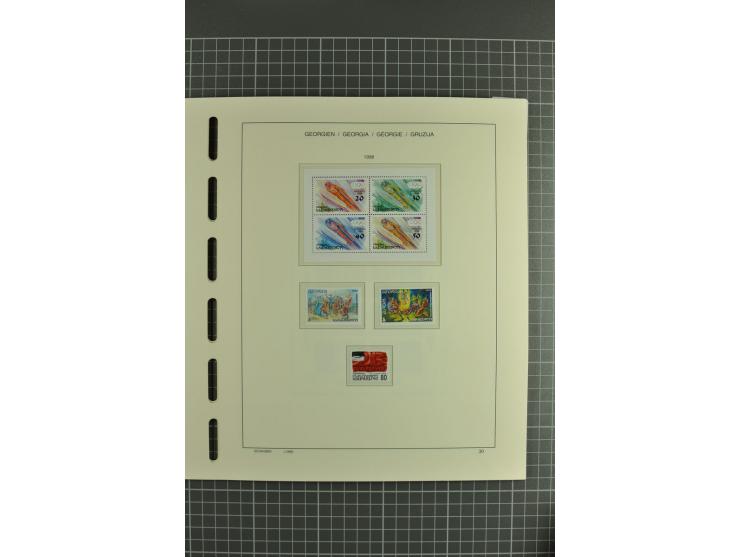1919/2004, unmounted mint, unused and used collection, from 1993 on unmounted mint with specimen, miniature sheets, se-tenant