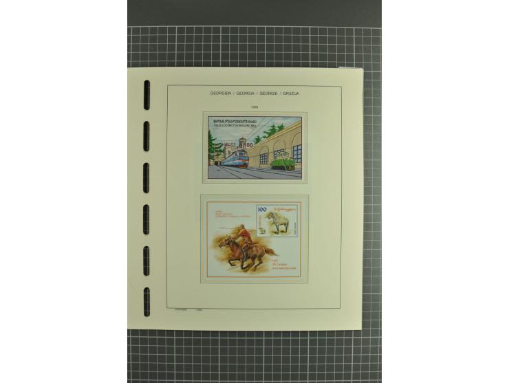 1919/2004, unmounted mint, unused and used collection, from 1993 on unmounted mint with specimen, miniature sheets, se-tenant