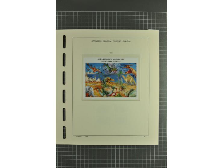 1919/2004, unmounted mint, unused and used collection, from 1993 on unmounted mint with specimen, miniature sheets, se-tenant
