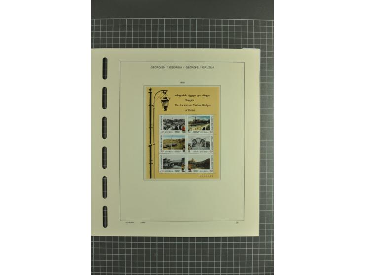 1919/2004, unmounted mint, unused and used collection, from 1993 on unmounted mint with specimen, miniature sheets, se-tenant